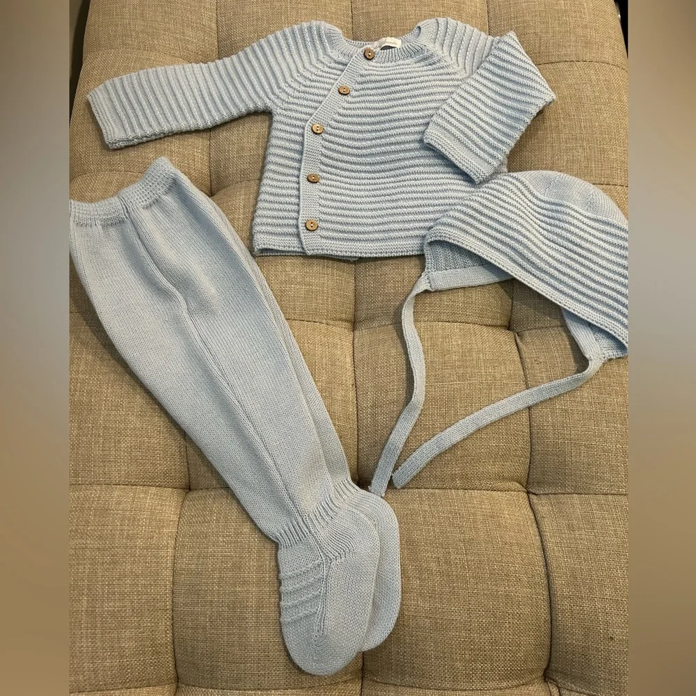 Never Worn NWOT Martin Aranda Take Me Home Dusty Blue Knit 0-3m 3 Piece Set - Picture 1 of 10